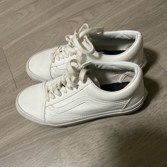 Triple White All Leather Vans Size 7.5 Women, Good Used Condition - Picture 4 of 6
